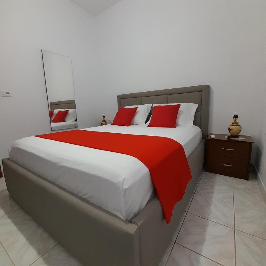 Luxury Dennis Home Sarandë Exterior foto