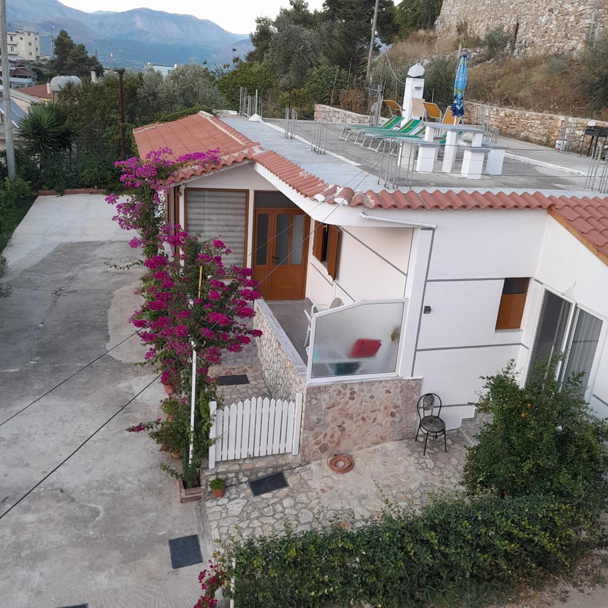 Luxury Dennis Home Sarandë Exterior foto